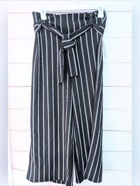 Nwt Suzy Shier Wide Leg Crop Pant With Belted Waist Size Medium